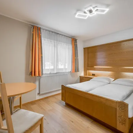 Konukevi Acherkogelblick Oetz